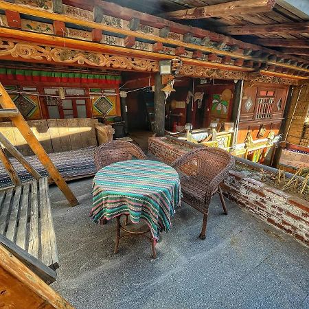 Tavern Hostel仁和客栈 Шангри Ла Екстериор снимка