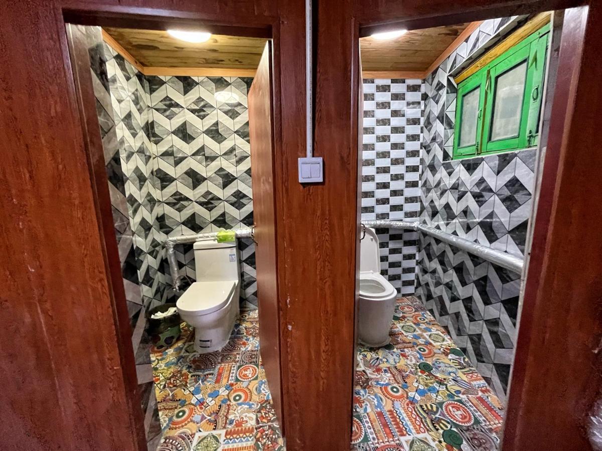 Tavern Hostel仁和客栈 Шангри Ла Екстериор снимка